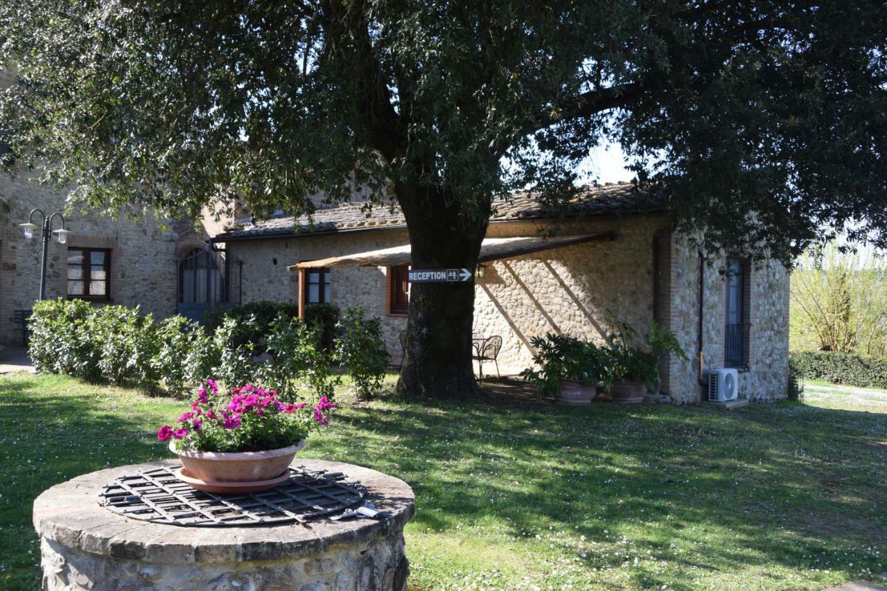 Le Rocche Di Valiano Aparthotel Exterior photo